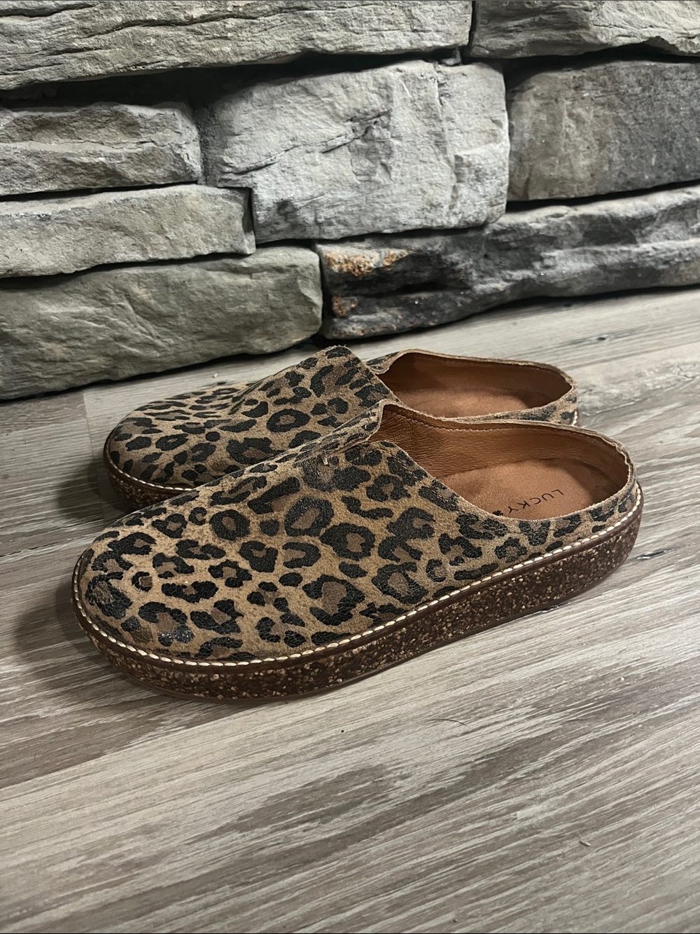Lucky brand clogs/7.5